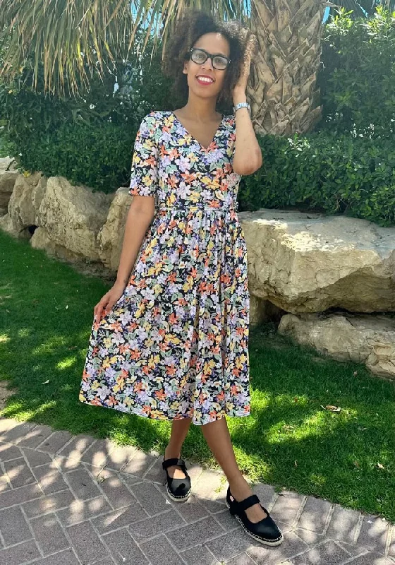 Great Bargains Laury Light Weight Ditsy Floral Print Tiered Hem Midi Dress