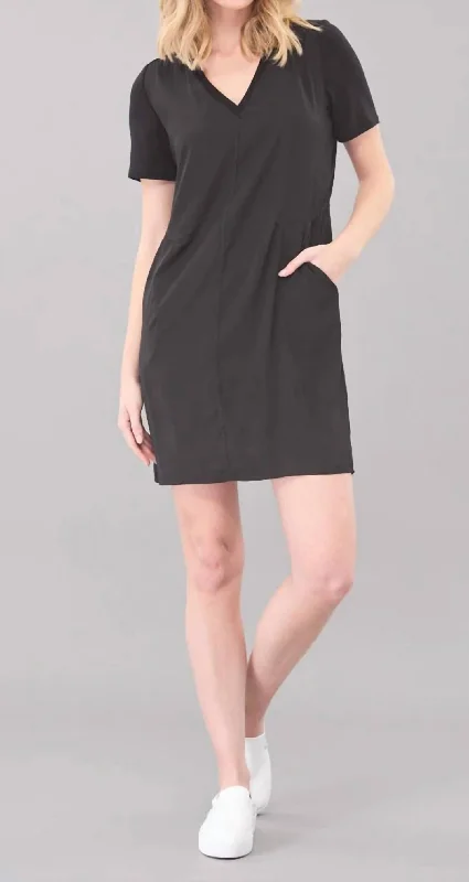 Final Markdown Hybrid T-Shirt Dress In Black