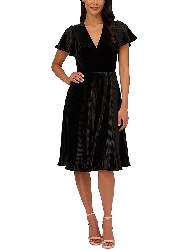 Extra Discounts Womens Surplice Knee Length Fit & Flare Dress