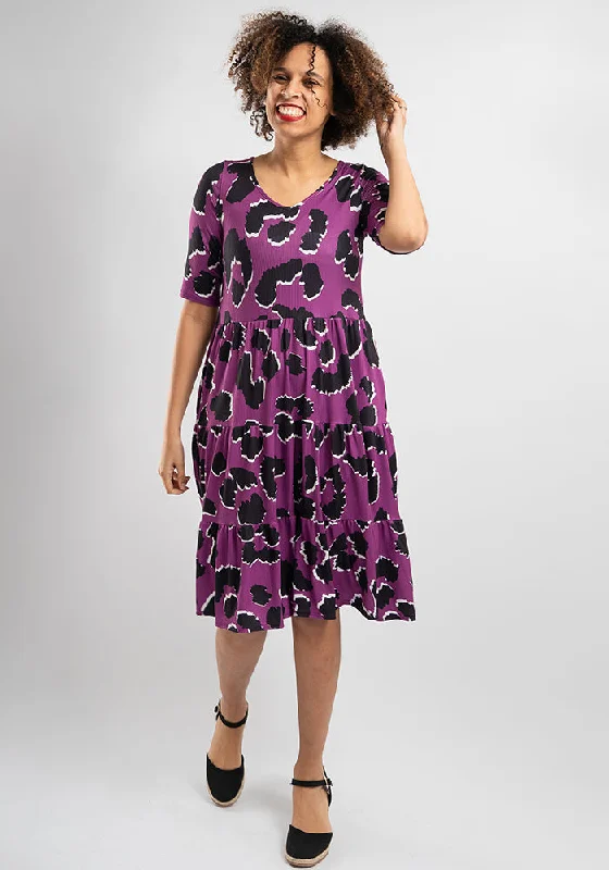 Act Fast Gretchen Large Animal Print Tiered Hem Dress