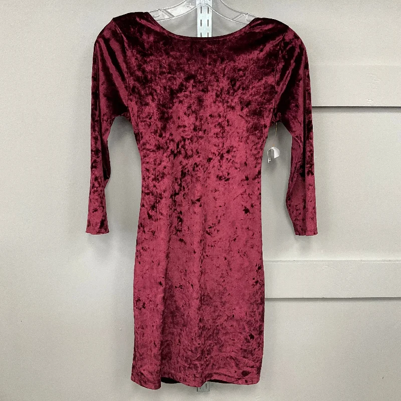 Price Rollback Dress Casual Short By Edited In Red, Size: S